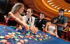 Meja Teen Patti langsung di wahana138 dengan dealer profesional dan streaming video HD dari studio multi-kamera